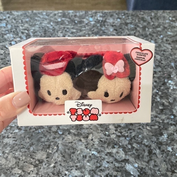 Disney TSUM TSUM discontinue Minnie and Mickey Mouse 2017 valentines | NWT - Picture 2 of 10